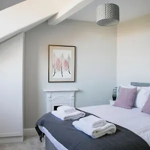 https://valley-road-fabulous-4-bedroom-house.yorkshirehotels.net
